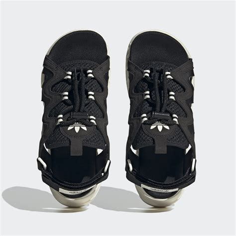 adidas astie